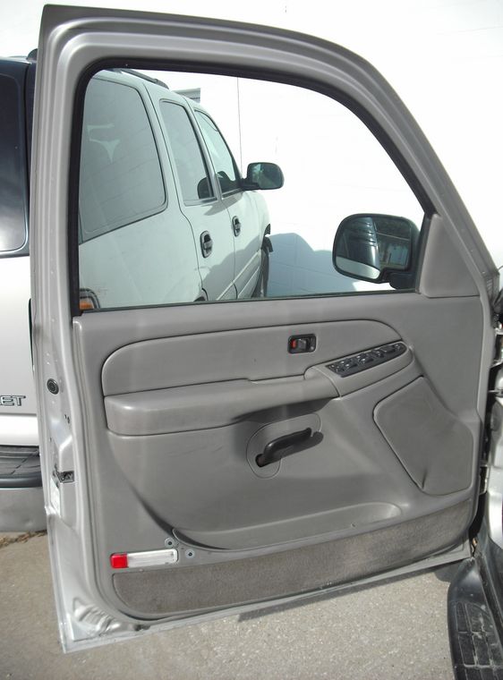 image for item 3004 2004 Chevrolet Tahoe