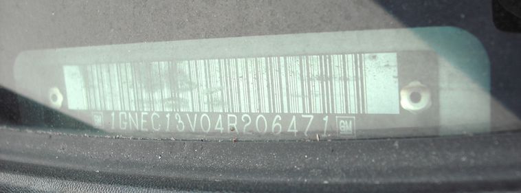 image for item 3004 2004 Chevrolet Tahoe