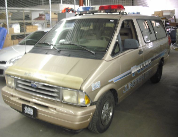 image for item 3006 1996 Ford Aerostar XLT