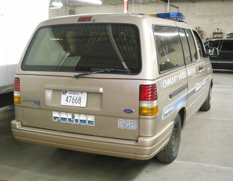 image for item 3006 1996 Ford Aerostar XLT