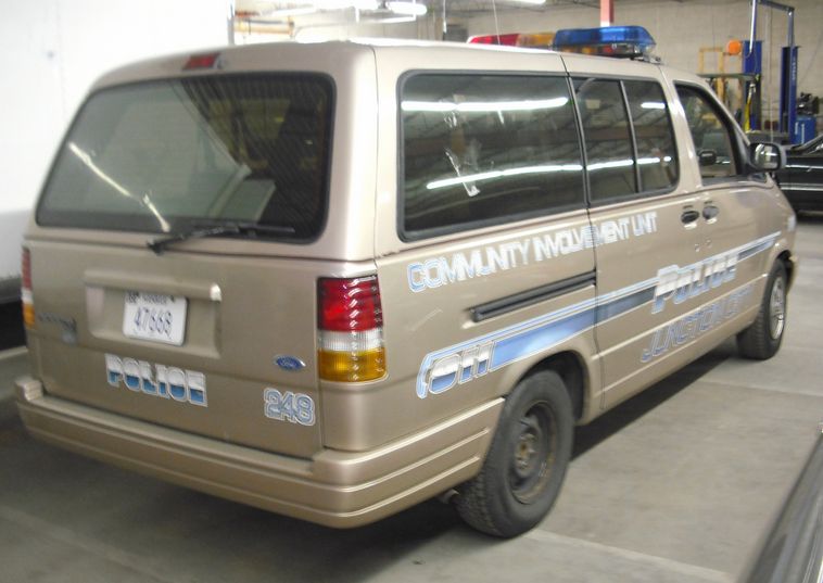 image for item 3006 1996 Ford Aerostar XLT