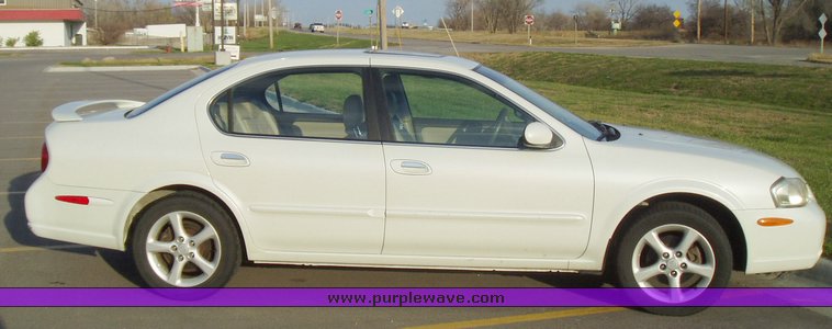 image for item 3510 2000 Nissan Maxima