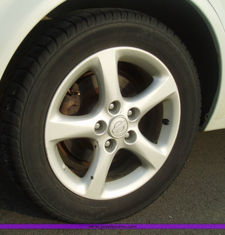 image for item 3510 2000 Nissan Maxima