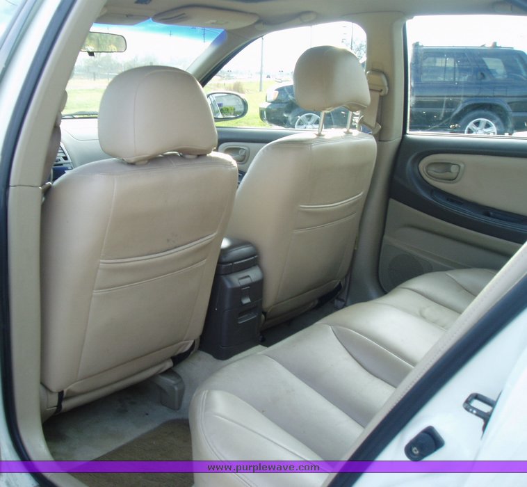 image for item 3510 2000 Nissan Maxima