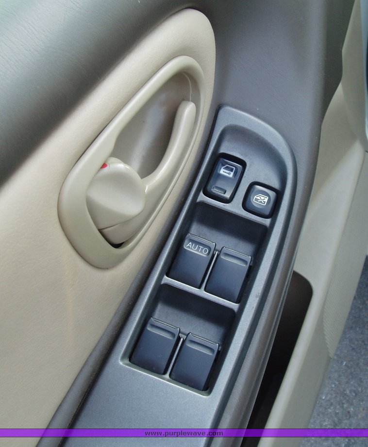 image for item 3510 2000 Nissan Maxima