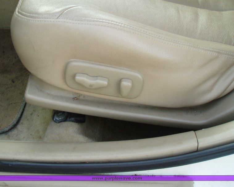 image for item 3510 2000 Nissan Maxima