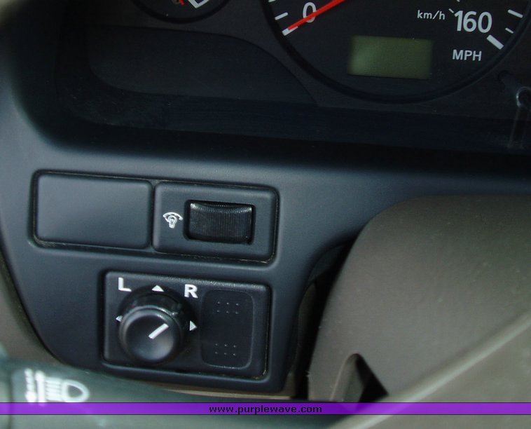 image for item 3510 2000 Nissan Maxima