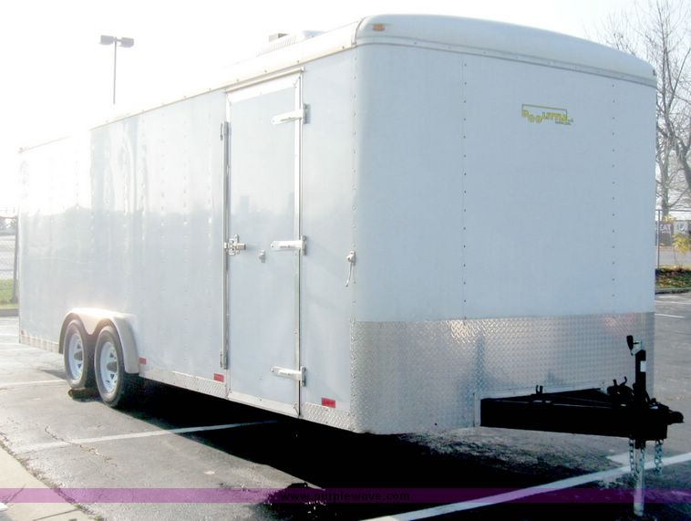 image for item 3975 2005 Doolittle 25' enclosed trailer