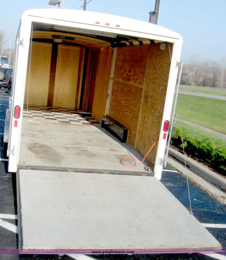 image for item 3975 2005 Doolittle 25' enclosed trailer