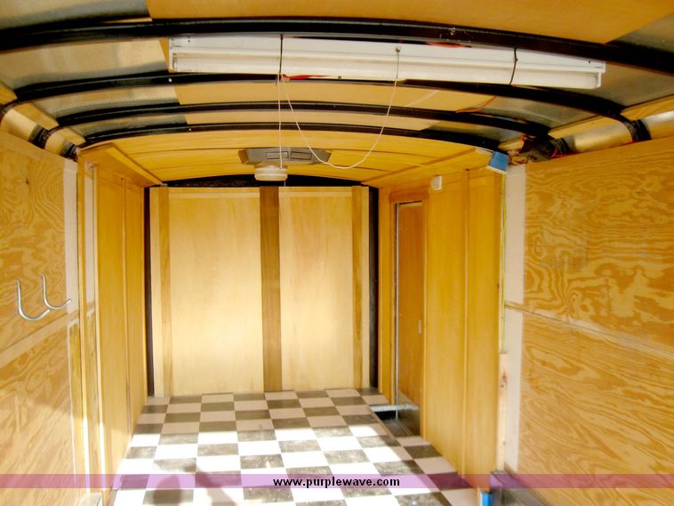 image for item 3975 2005 Doolittle 25' enclosed trailer