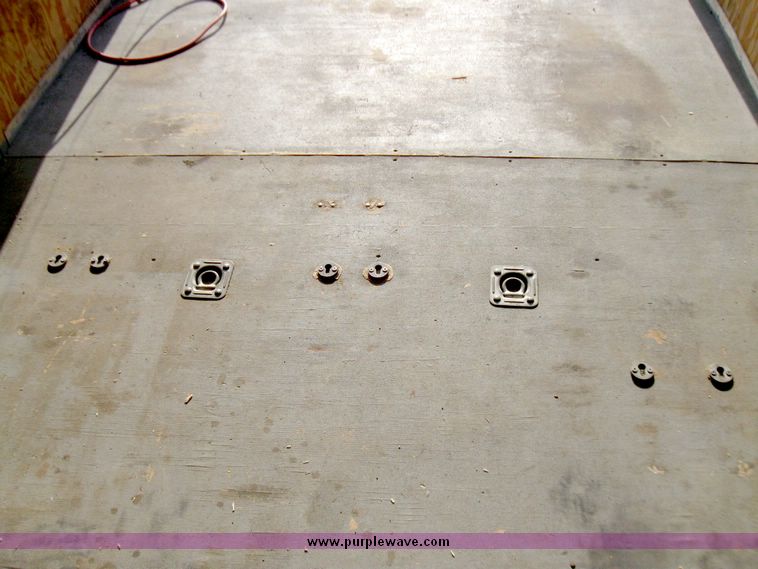 image for item 3975 2005 Doolittle 25' enclosed trailer