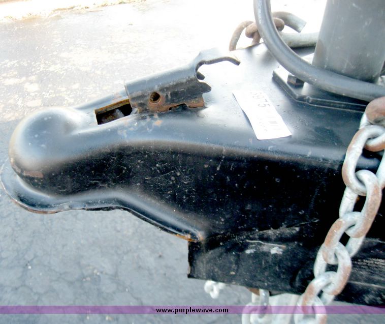 image for item 3975 2005 Doolittle 25' enclosed trailer