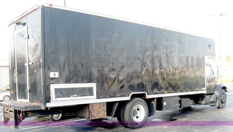 image for item 3978 2000 International Series 4700 box truck