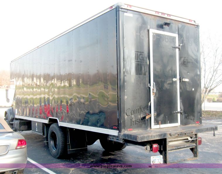 image for item 3978 2000 International Series 4700 box truck