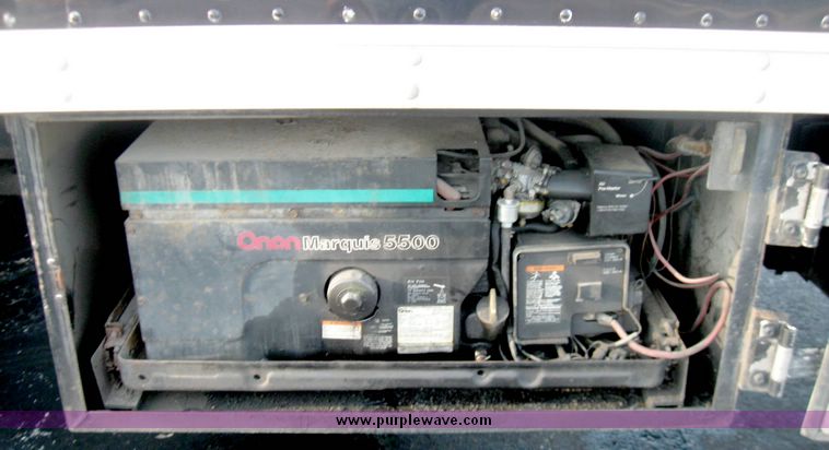 image for item 3978 2000 International Series 4700 box truck