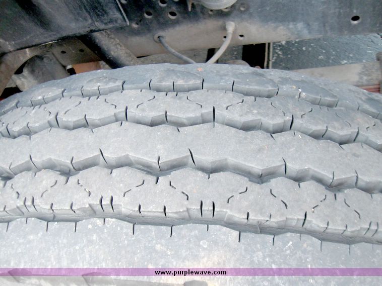 image for item 3978 2000 International Series 4700 box truck