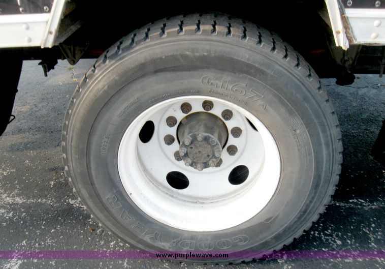 image for item 3978 2000 International Series 4700 box truck