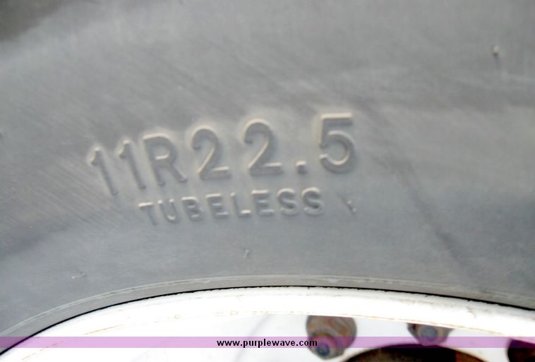 image for item 3978 2000 International Series 4700 box truck