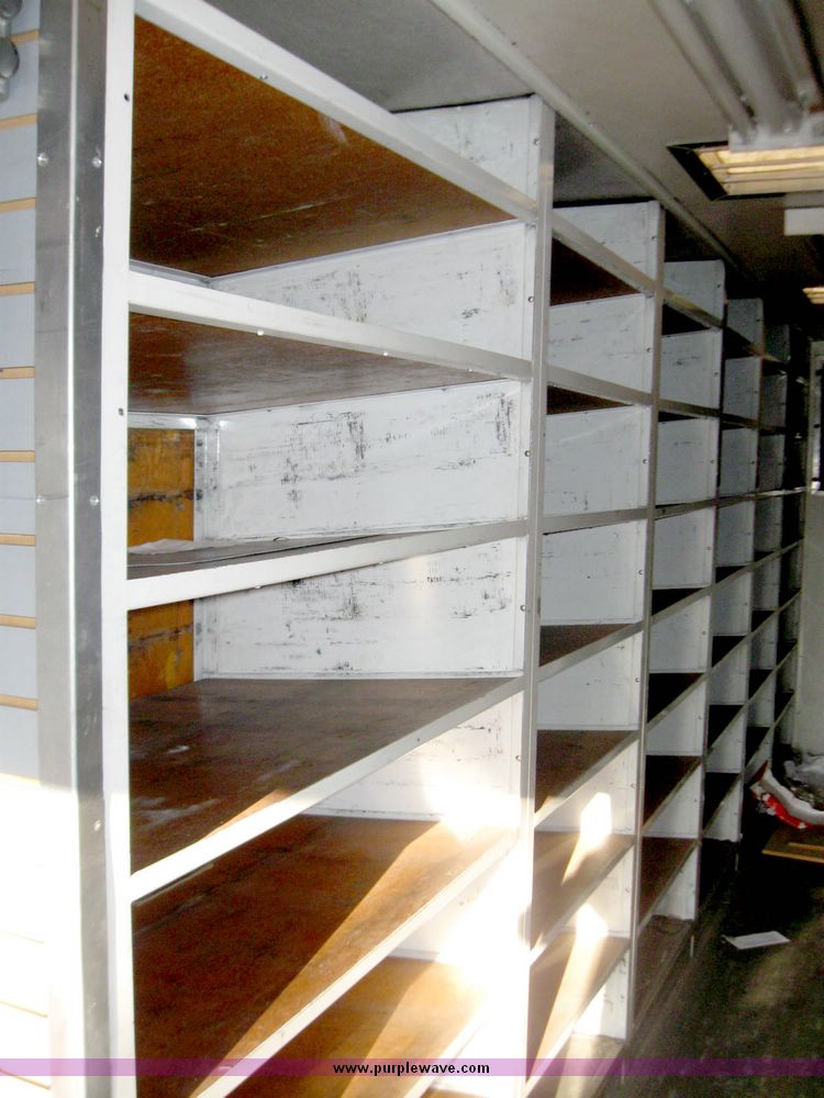 image for item 3978 2000 International Series 4700 box truck