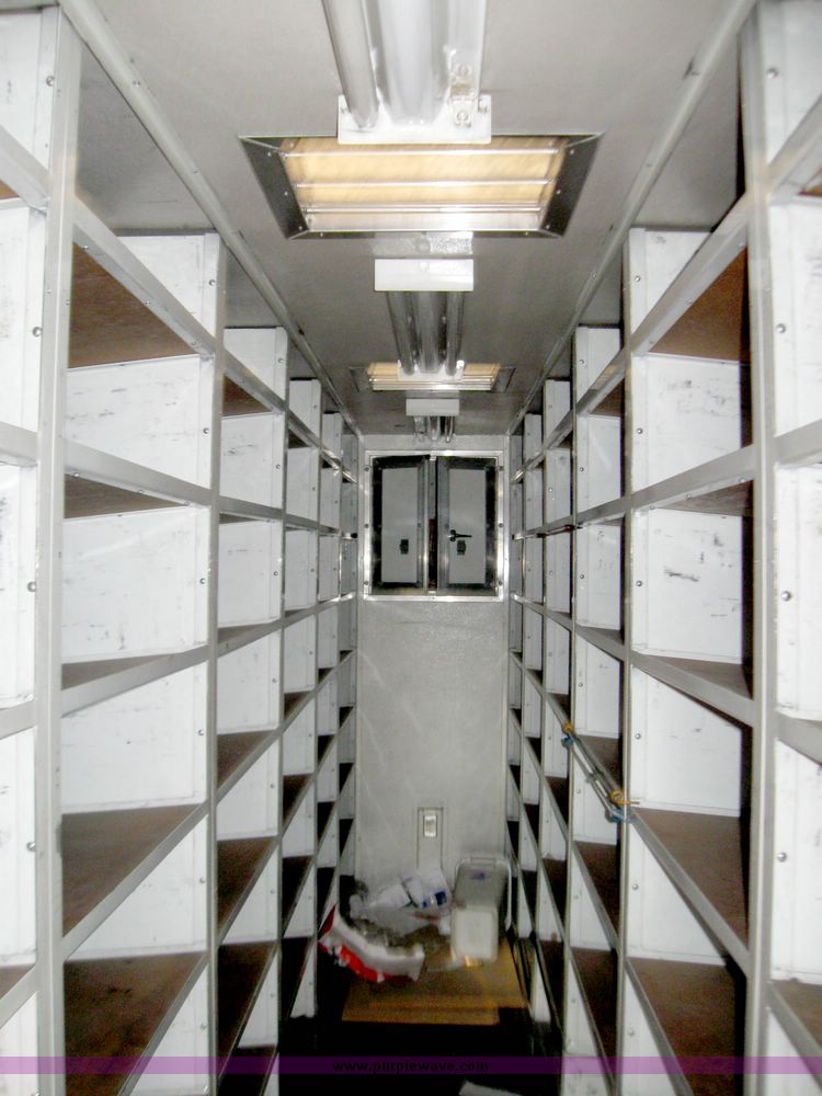 image for item 3978 2000 International Series 4700 box truck