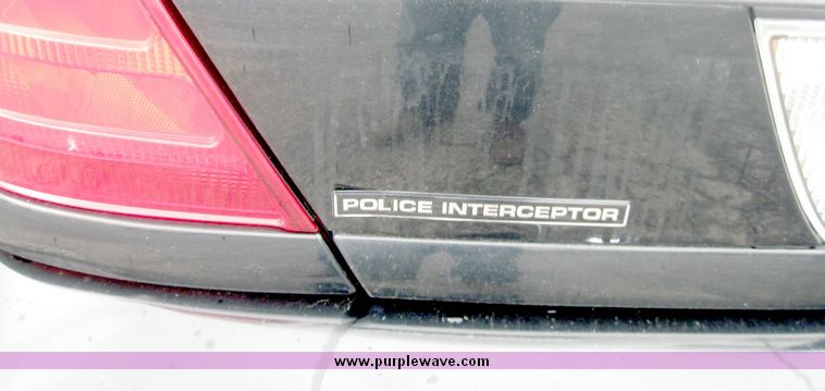 image for item 3979 2004 Ford Crown Victoria Police Interceptor
