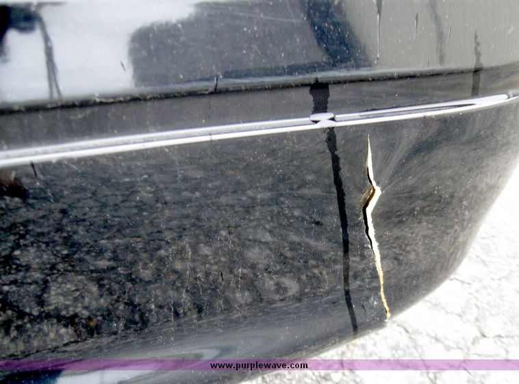 image for item 3979 2004 Ford Crown Victoria Police Interceptor