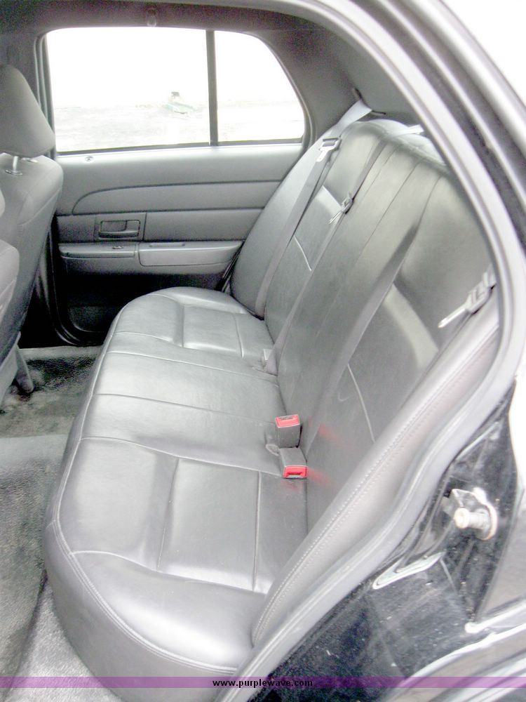 image for item 3979 2004 Ford Crown Victoria Police Interceptor