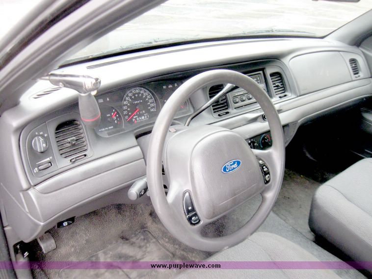image for item 3979 2004 Ford Crown Victoria Police Interceptor
