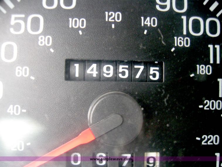 image for item 3979 2004 Ford Crown Victoria Police Interceptor