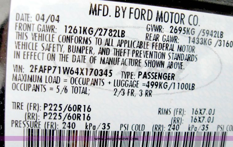 image for item 3979 2004 Ford Crown Victoria Police Interceptor