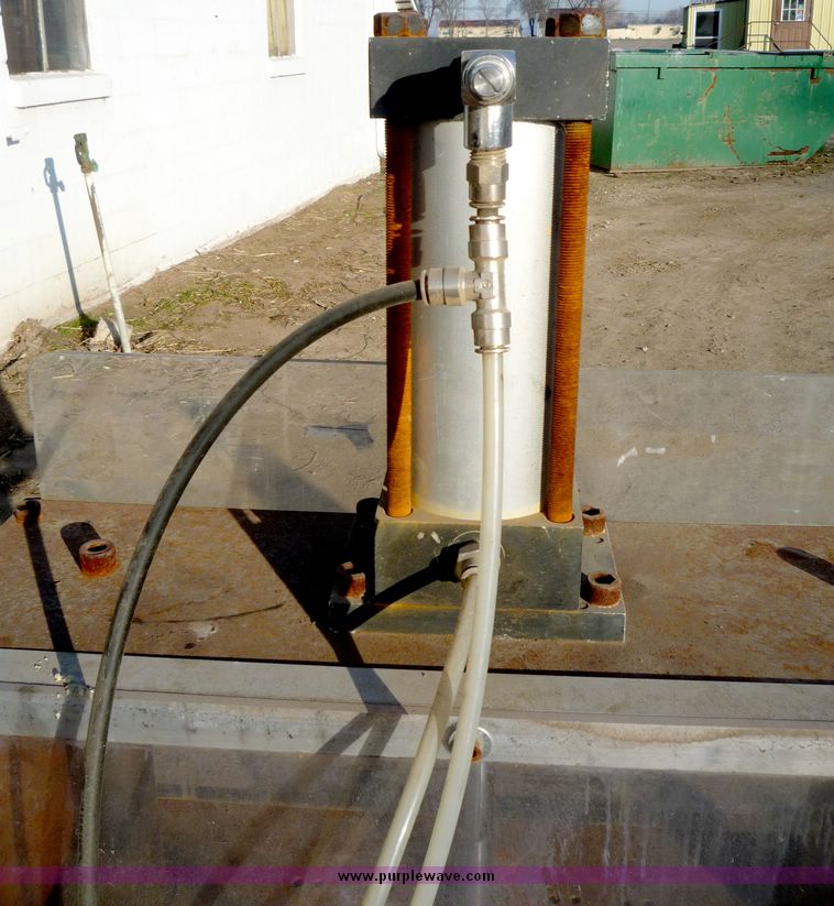 image for item 5046 Pneumatic press