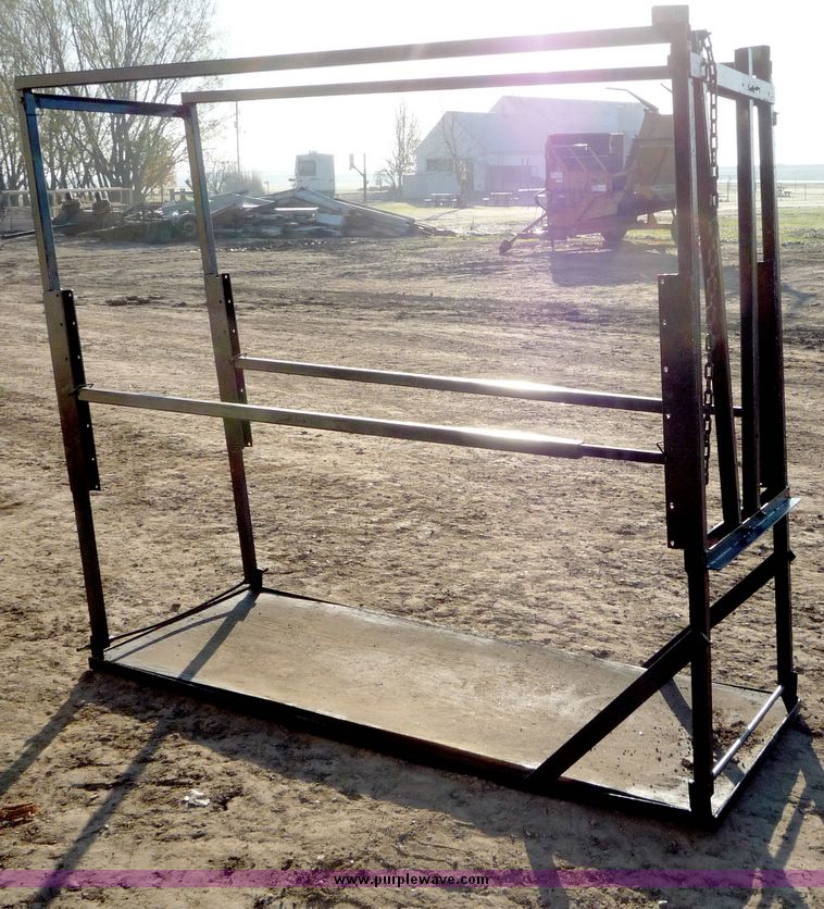 image for item 5047 Grooming chute