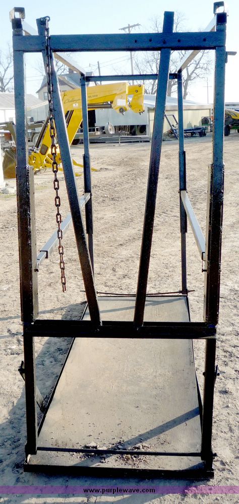 image for item 5047 Grooming chute