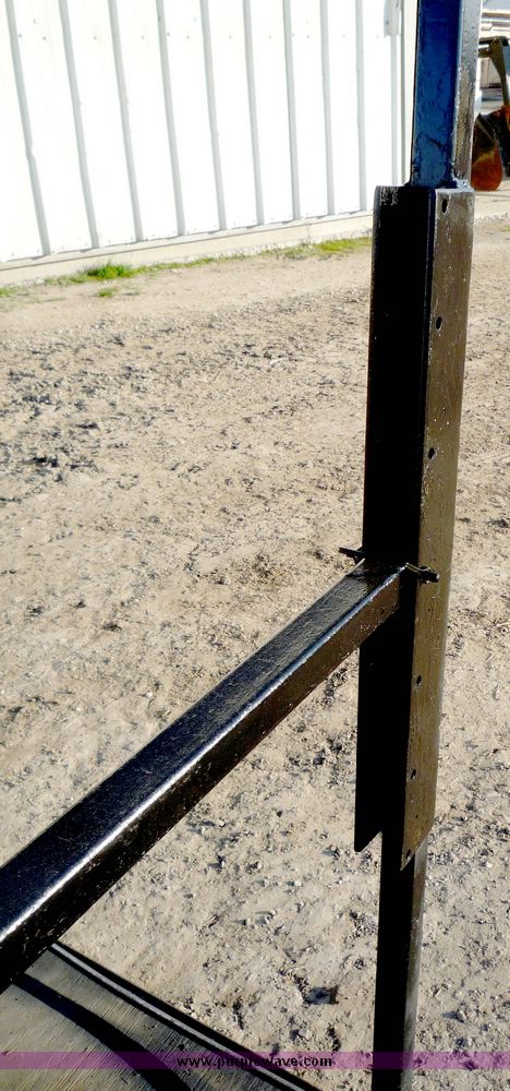 image for item 5047 Grooming chute