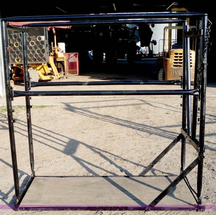 image for item 5048 Grooming chute