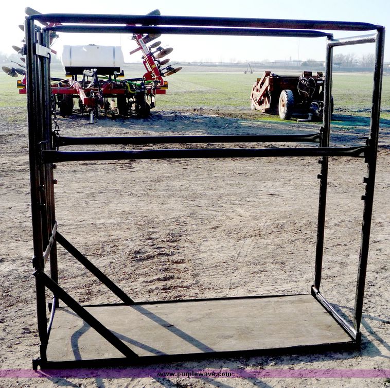 image for item 5048 Grooming chute