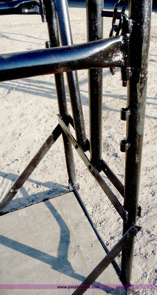 image for item 5048 Grooming chute