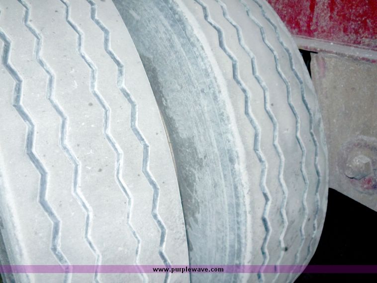 image for item 5050 1996 Reinke flat bed trailer