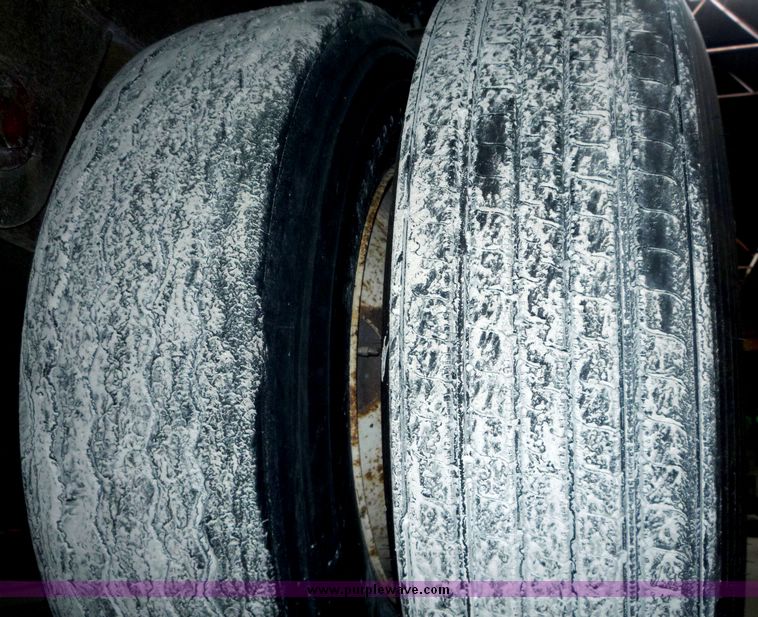 image for item 5051 1996 Featherlite flat bed trailer