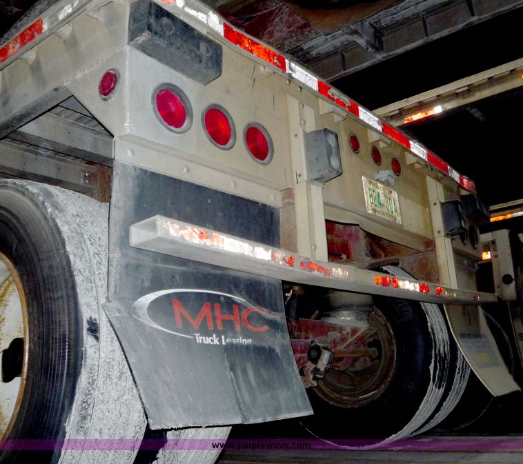 image for item 5051 1996 Featherlite flat bed trailer