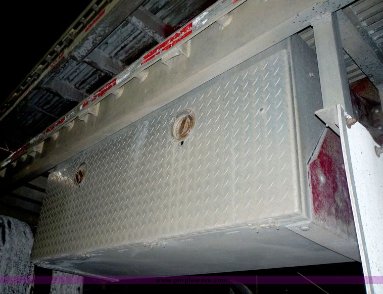 image for item 5051 1996 Featherlite flat bed trailer