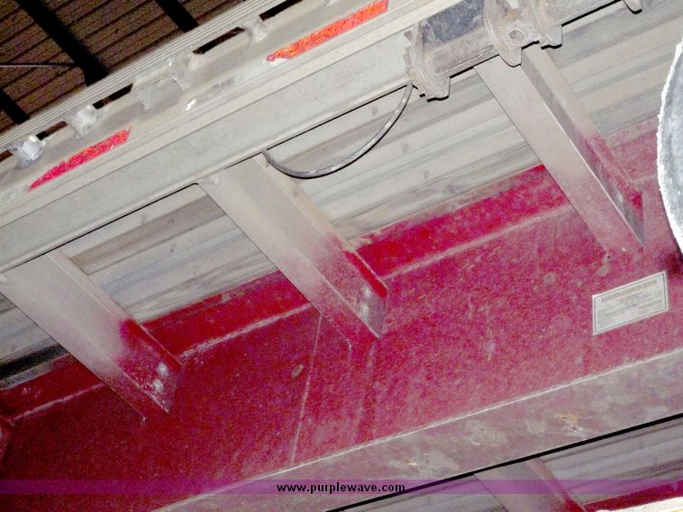 image for item 5052 1996 Reinke flat bed trailer