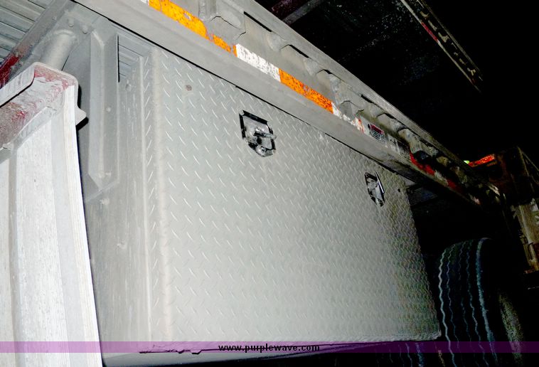 image for item 5054 1996 Wilson flat bed trailer