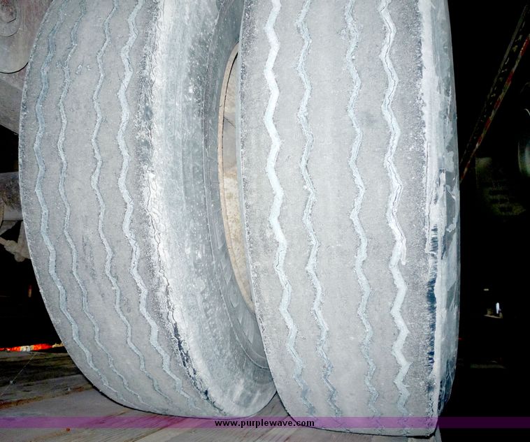 image for item 5054 1996 Wilson flat bed trailer