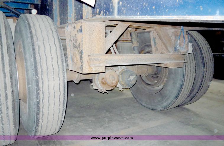 image for item 5057 1991 Wilson flat bed trailer