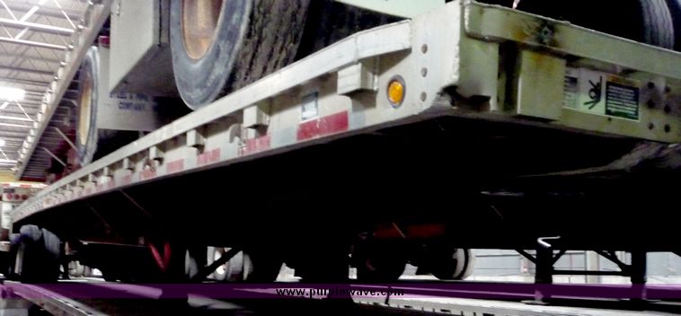 image for item 5058 1995 Wilson flat bed trailer
