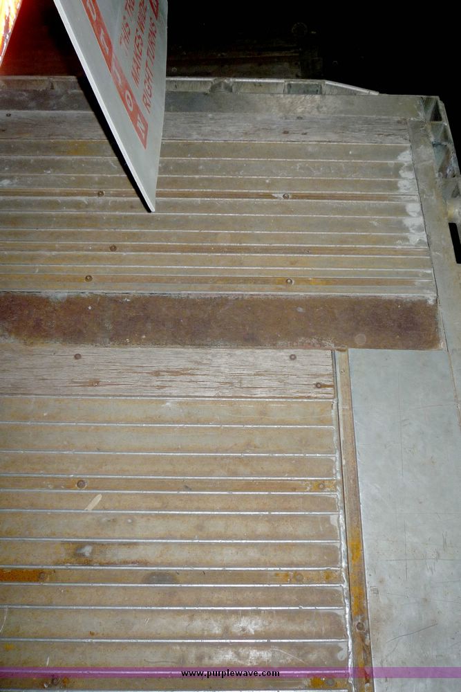 image for item 5058 1995 Wilson flat bed trailer