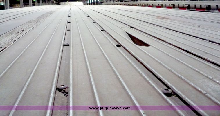 image for item 5059 1995 Wilson flat bed trailer