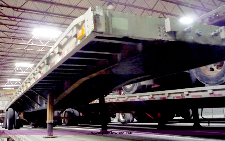 image for item 5060 1991 Wilson flat bed trailer