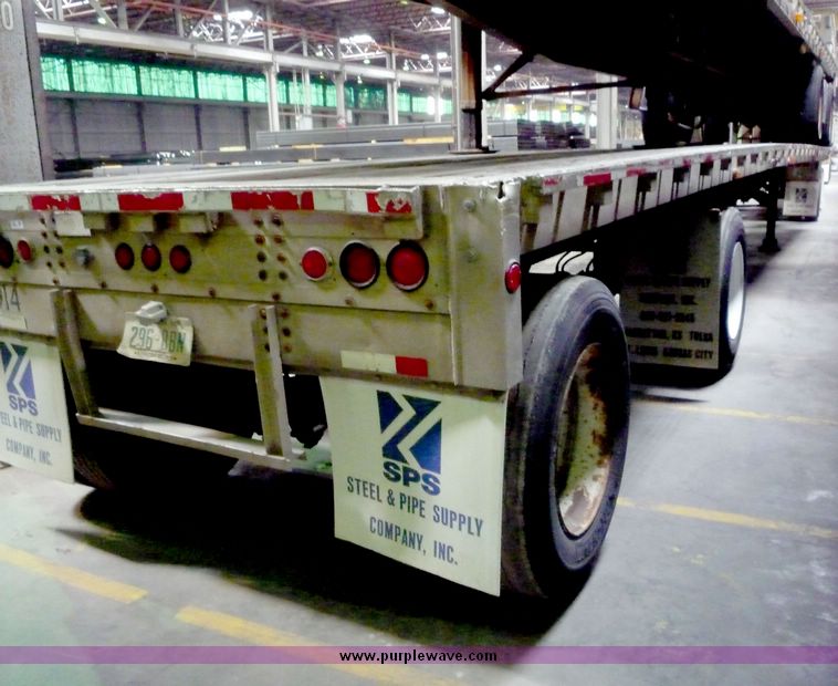 image for item 5060 1991 Wilson flat bed trailer